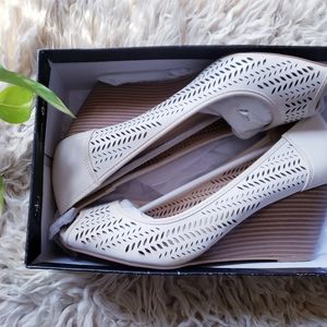 Cute summer wedge shoes!